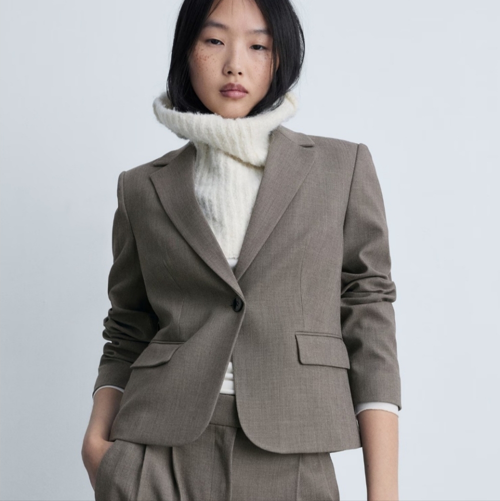 BRASS MADE IN ITALY WOMEN'S BLAZER SIZE MEDIUM
